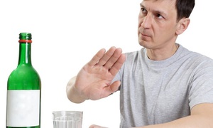 Effetto dell'alcol sulla cavità orale dopo l'estrazione del dente