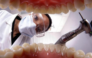 Come viene eseguita la cura dentale